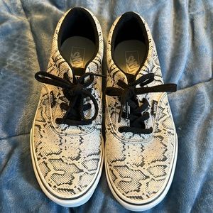 Snakeprint Vans